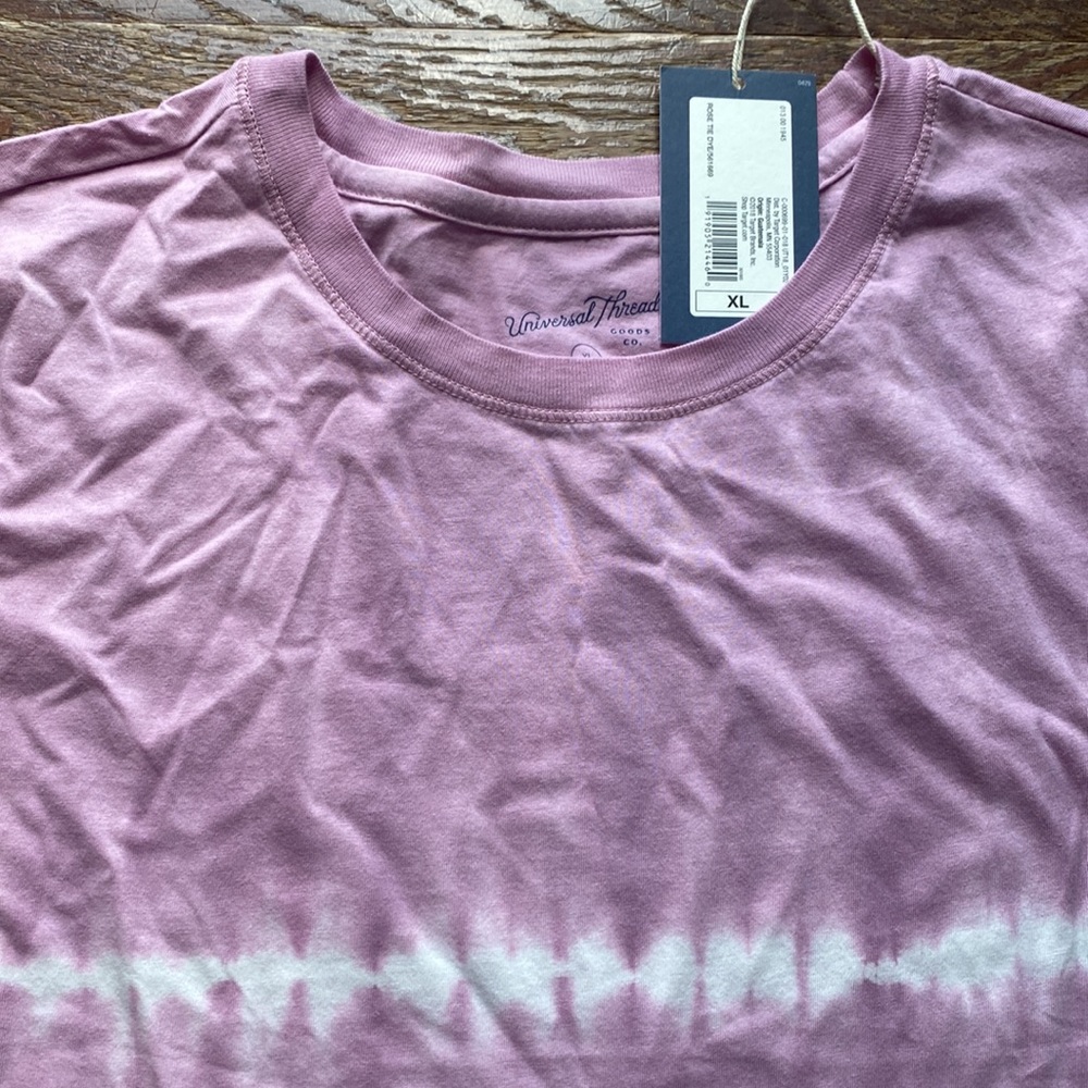 Universal Thread T-Shirt - Picture 2 of 2